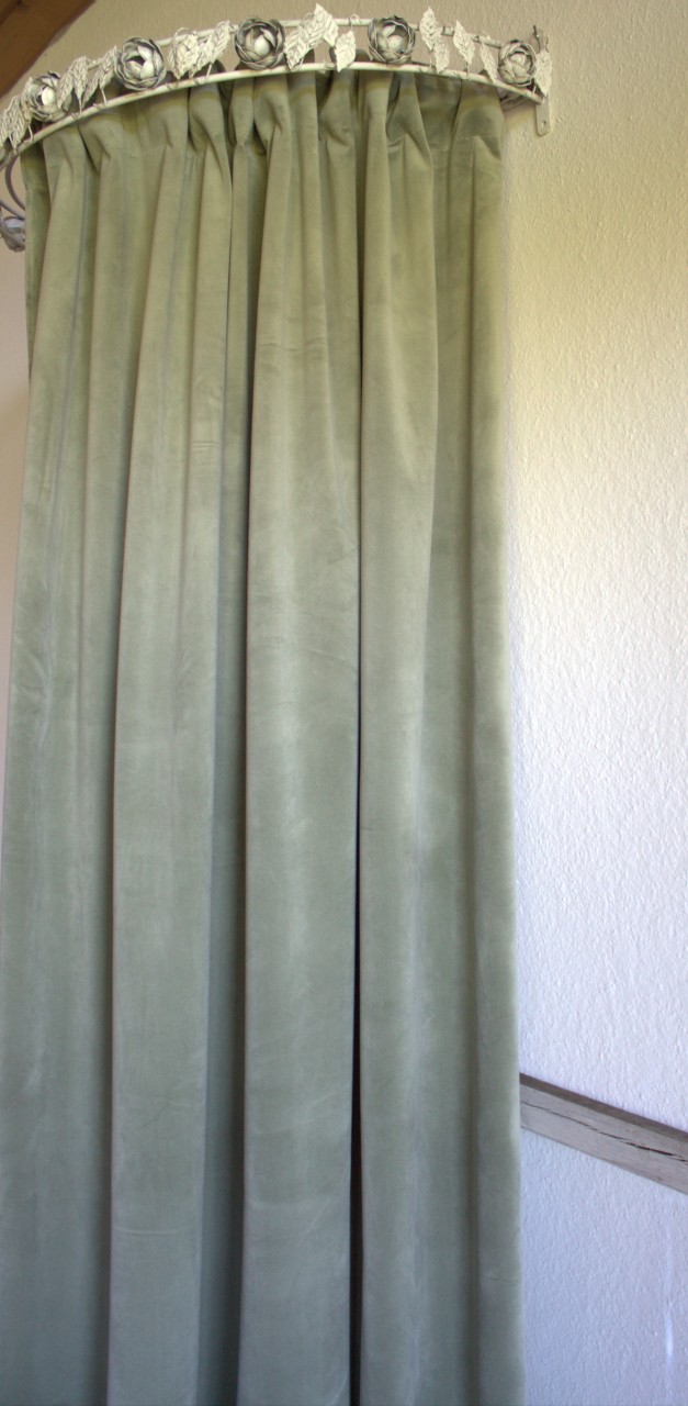 Vorhang GABRIELLA Samt Gardinen Vorhänge | Stück Vorhänge 2 Gardinen lillabelle Polyester & LINDGRÜN 140x280 | Blickdicht & Gardinen | cm 